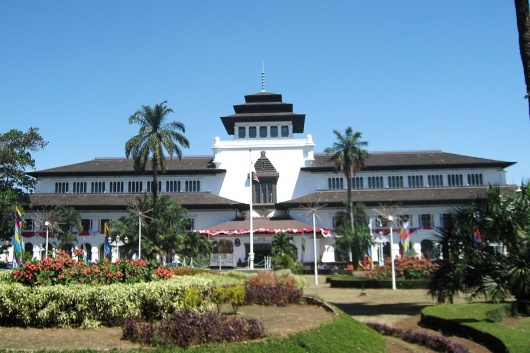 By Gunawan Kartapranata - Own work, CC BY-SA 3.0, https://commons.wikimedia.org/w/index.php?curid=10352109